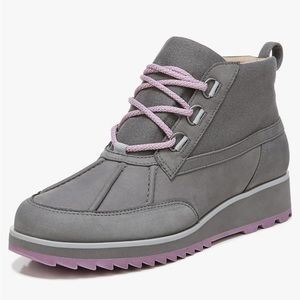 Vionic Acadia Nolan women’s waterproof hiking boots.